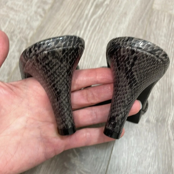 East 5th Slip On Sandal Heeled Reptile Snakeskin Print 8M - Picture 12 of 13